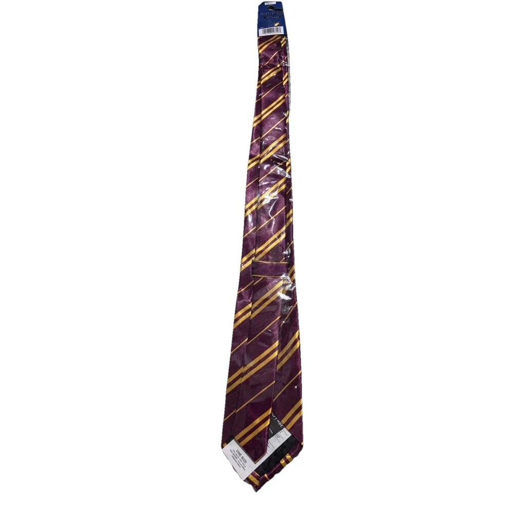 NWT Harry Potter Gryffindor Tie‎ (9709)